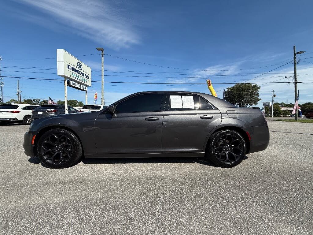 2019 CHRYSLER 300