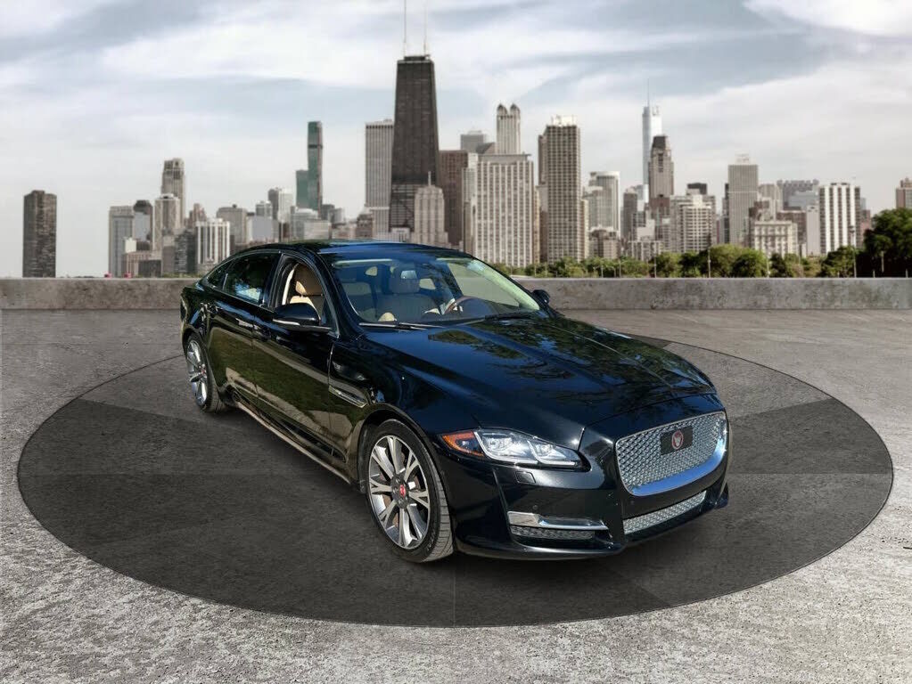 2017 JAGUAR XJ