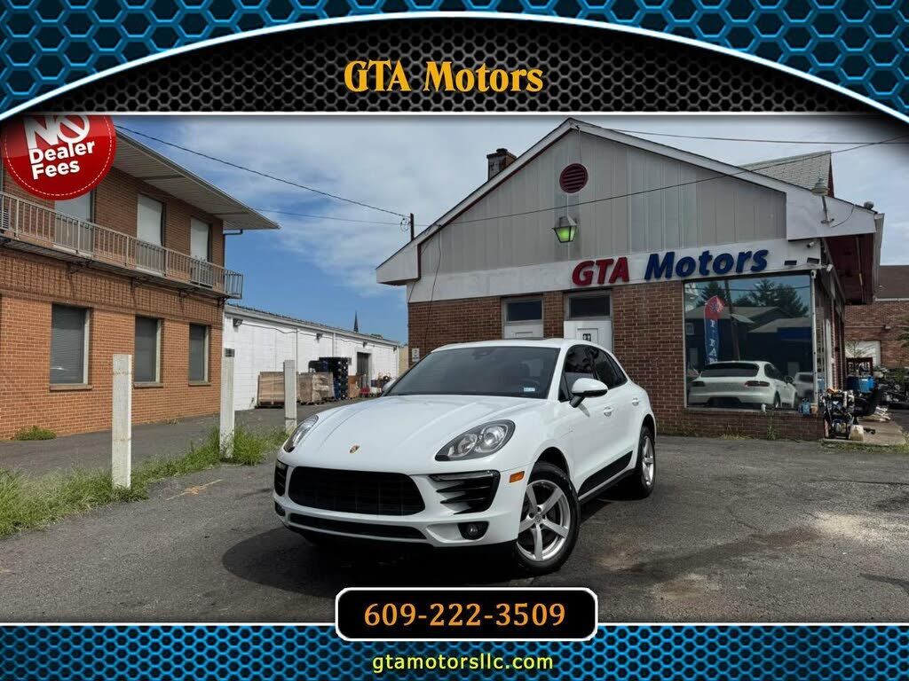 2017 PORSCHE Macan