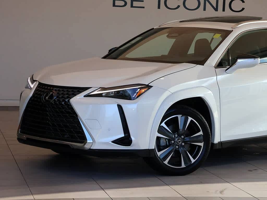 2025 Lexus UX
