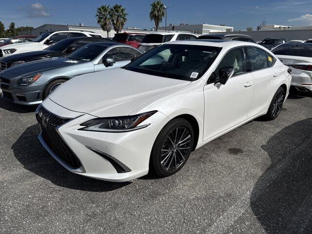 2025 Lexus ES