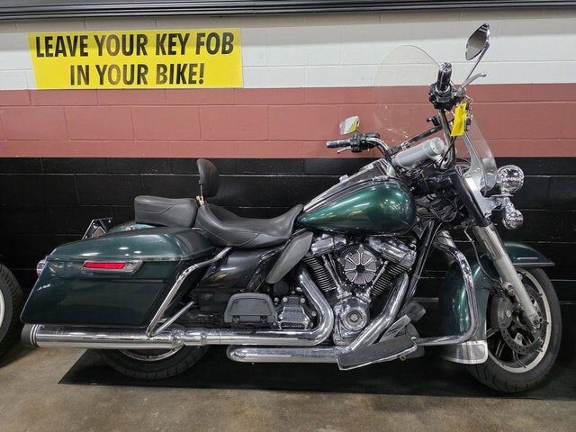 2018 HARLEY DAVIDSON FLHP / Police Road King