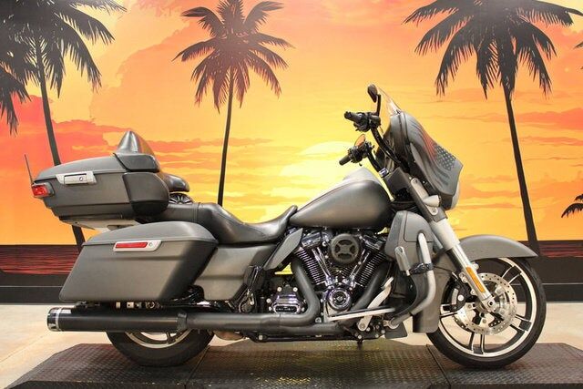 2017 HARLEY DAVIDSON FLHXS / Street Glide Special