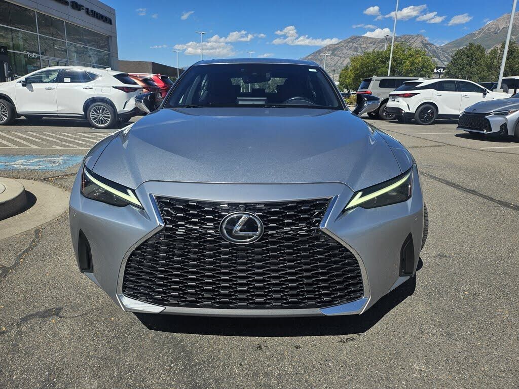 2021 Lexus IS