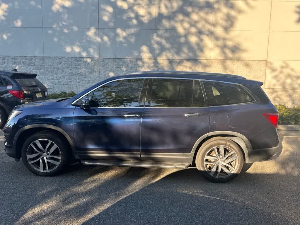 2017 HONDA Pilot