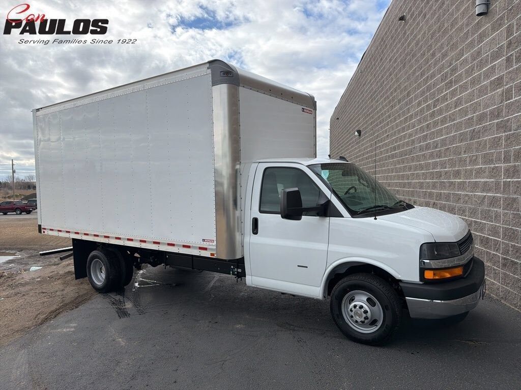 2026 CHEVROLET Express