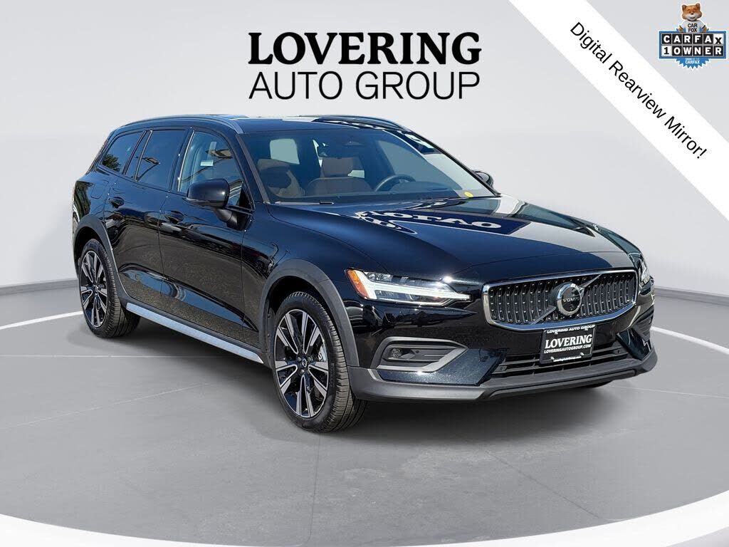 2026 VOLVO V60CC