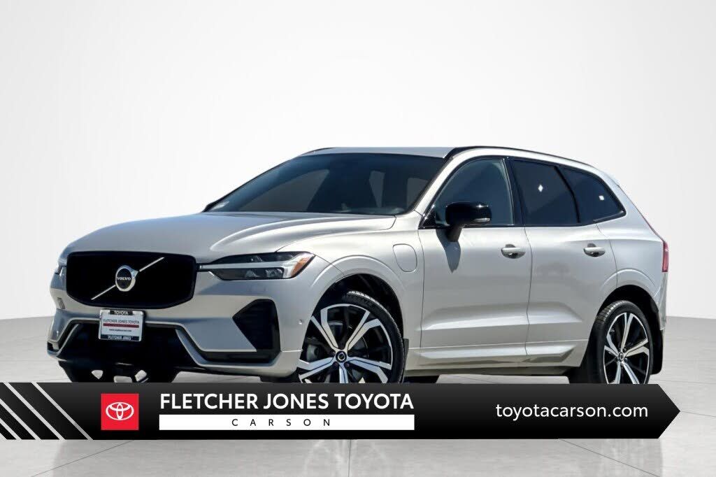 2022 VOLVO XC60