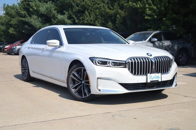 2022 BMW 750i