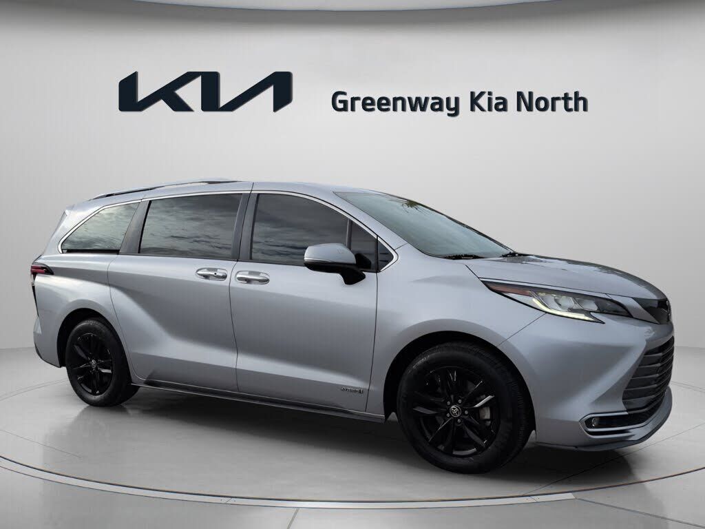2021 TOYOTA Sienna