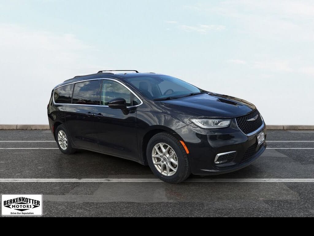 2022 CHRYSLER Pacifica