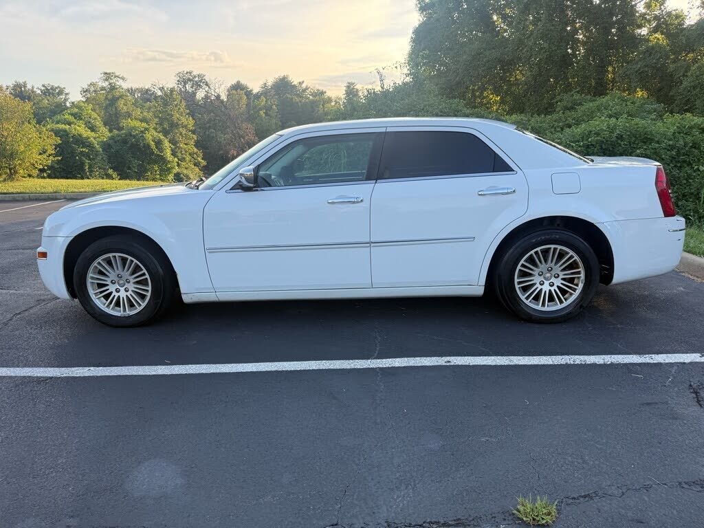 2010 CHRYSLER 300