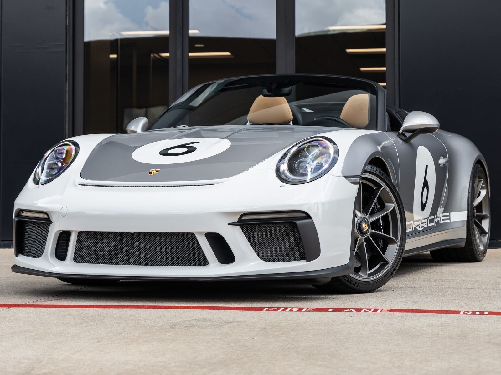 2019 PORSCHE 911