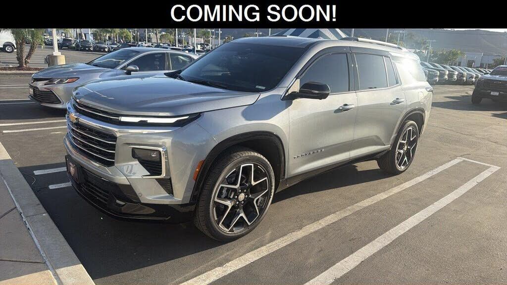 2025 CHEVROLET Traverse