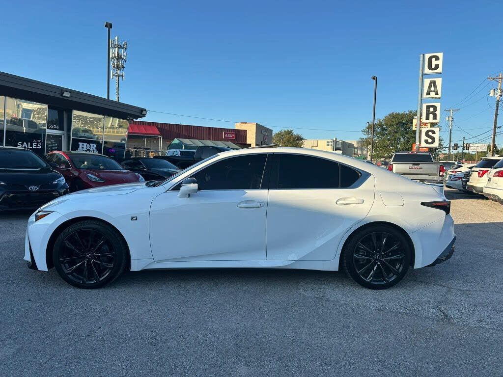 2021 Lexus IS
