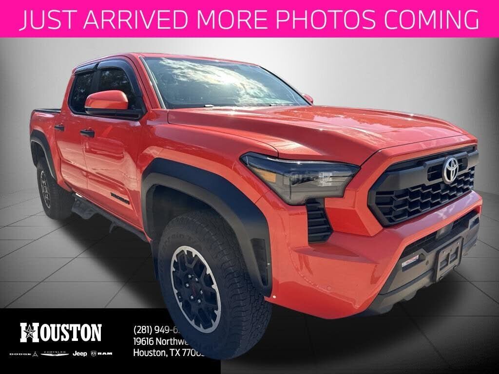 2024 TOYOTA Tacoma