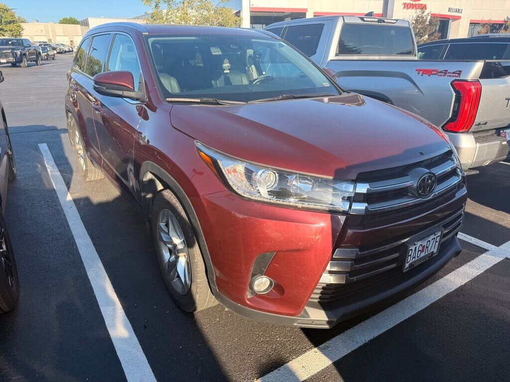 2017 TOYOTA Highlander