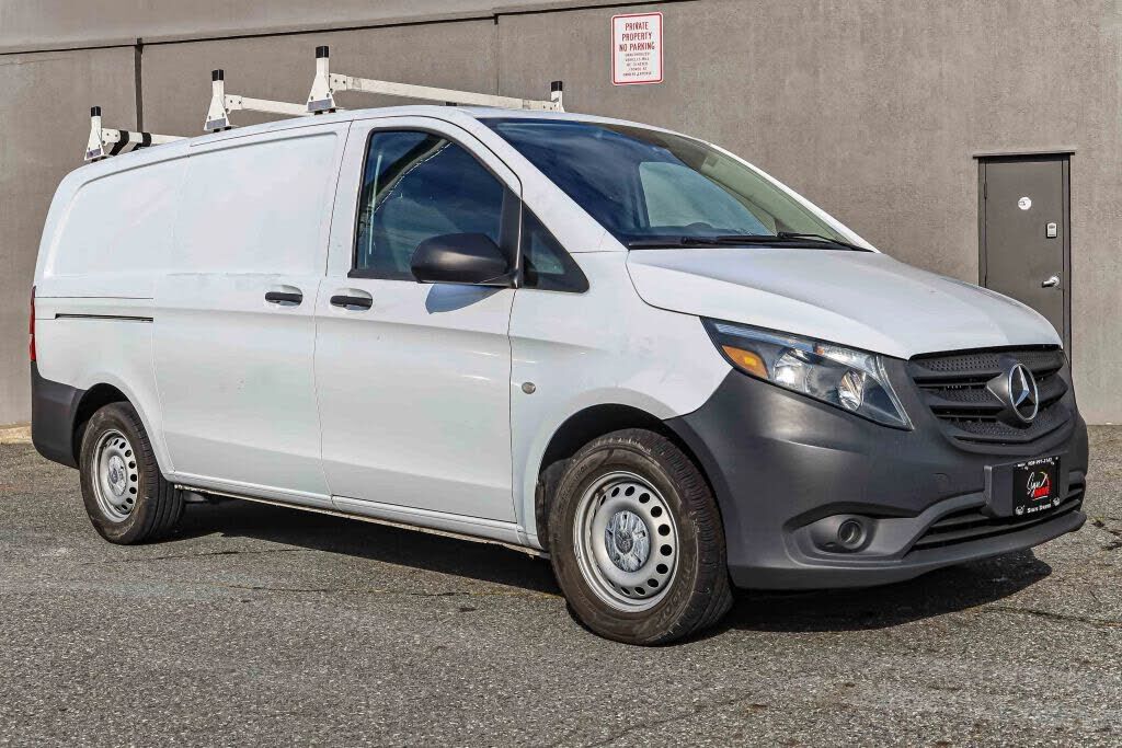2022 MERCEDES-BENZ METRIS