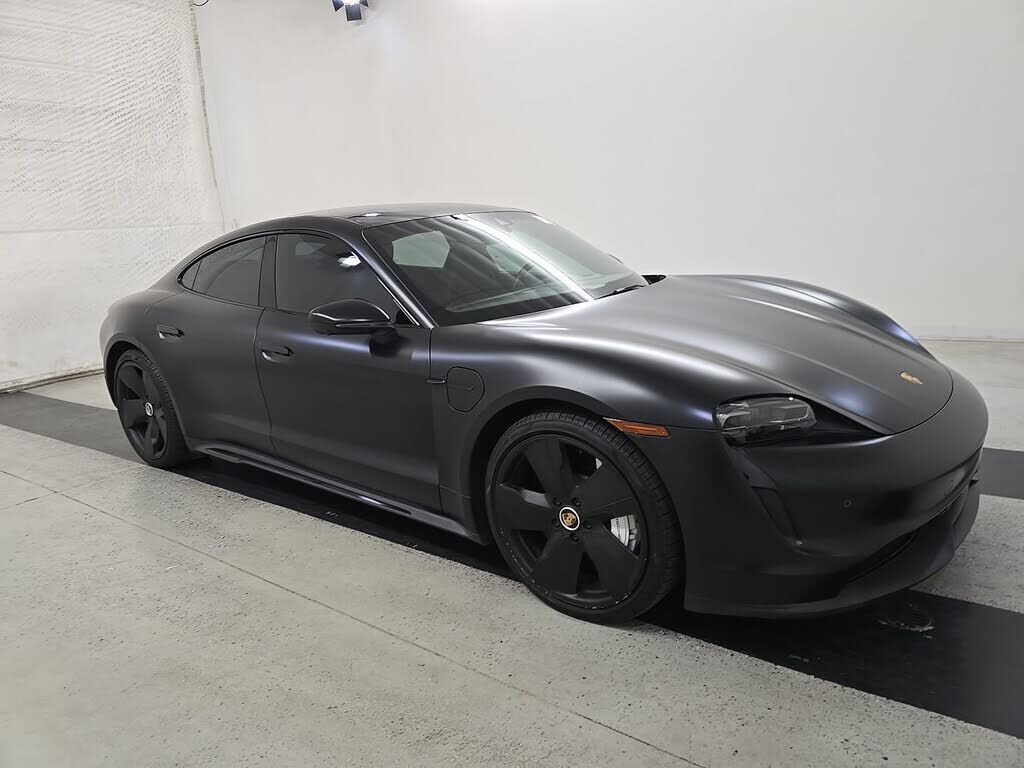 2022 PORSCHE Taycan
