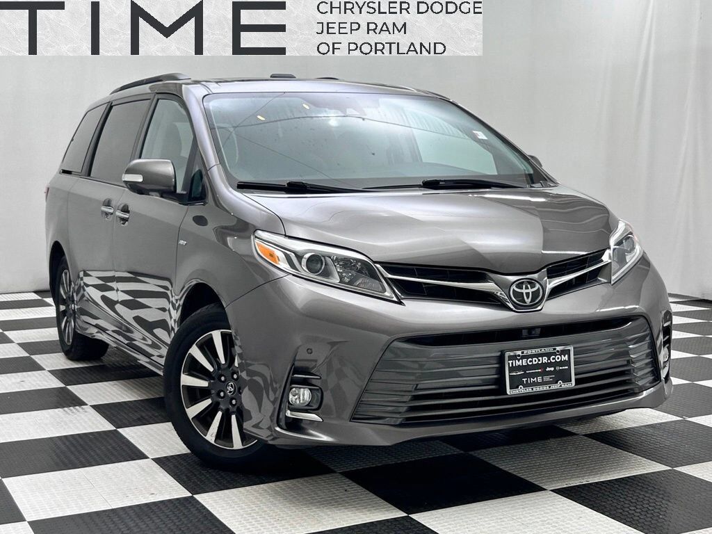 2019 TOYOTA Sienna