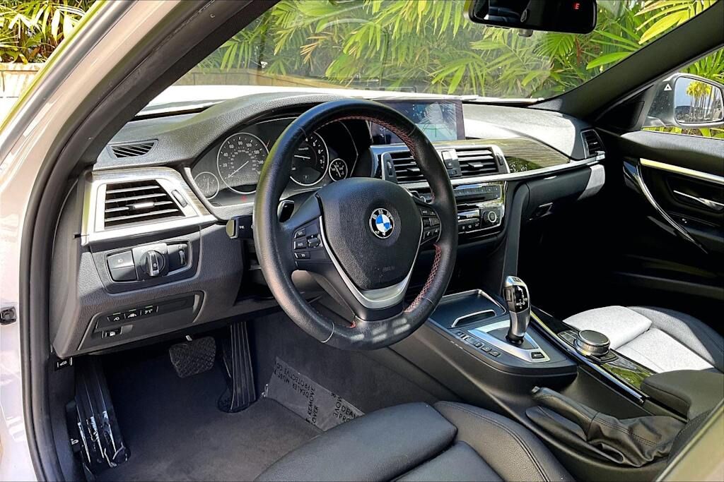 2017 BMW 330e