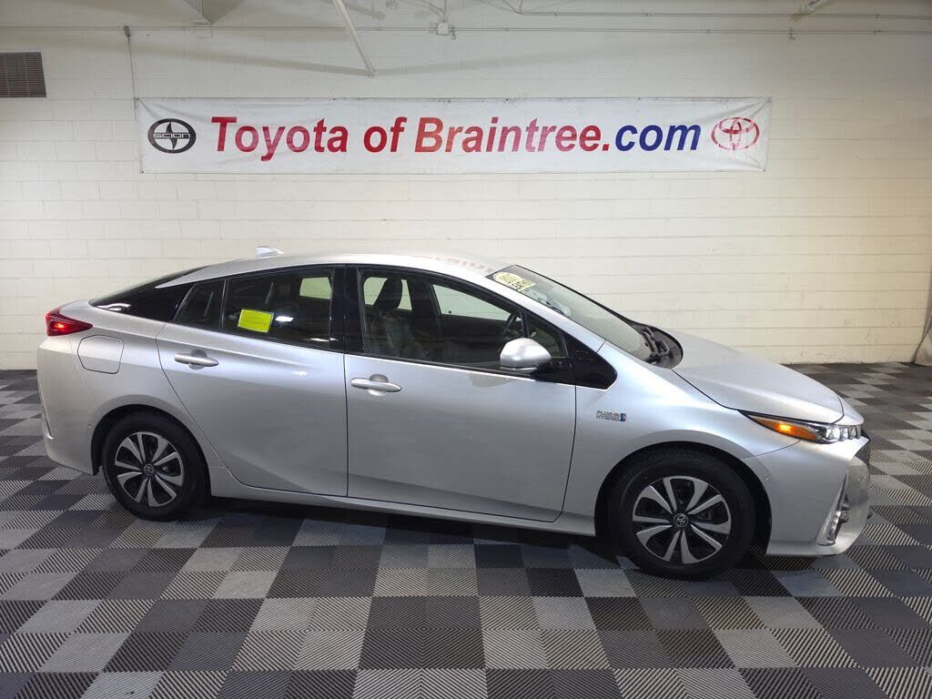 2017 TOYOTA Prius