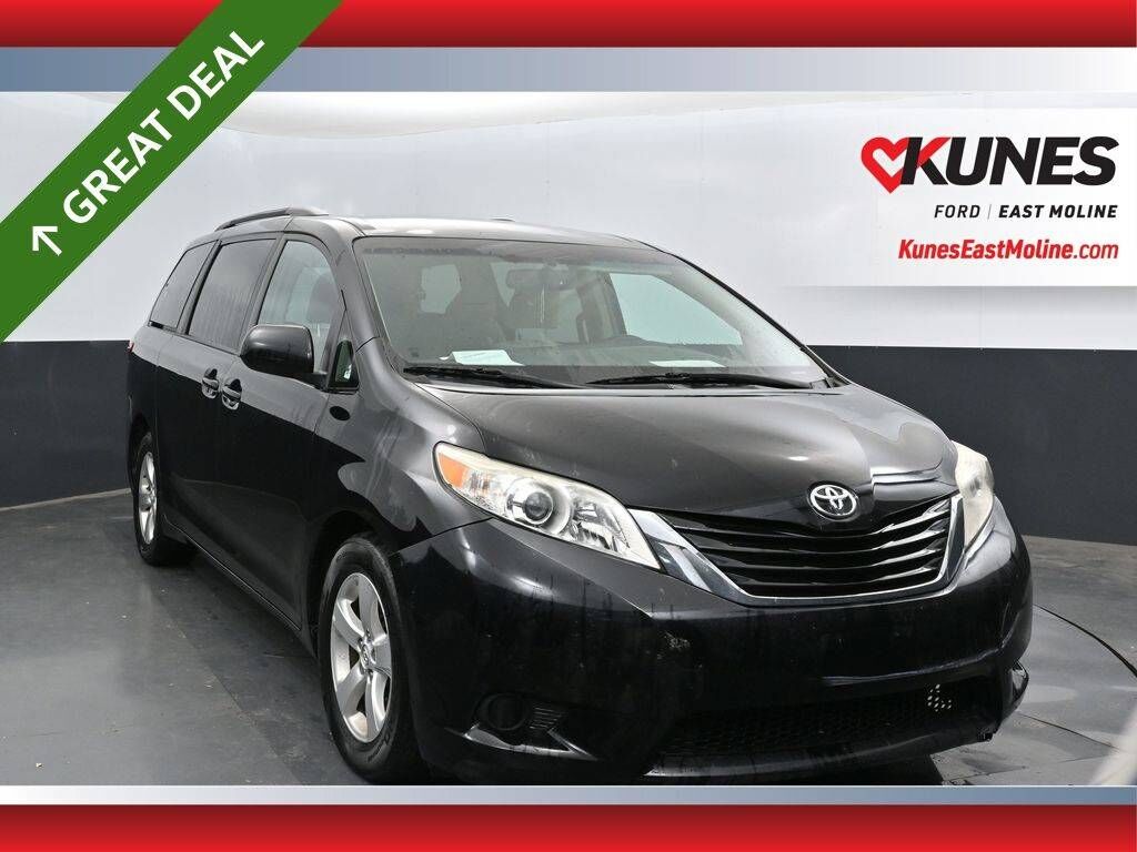 2017 TOYOTA Sienna