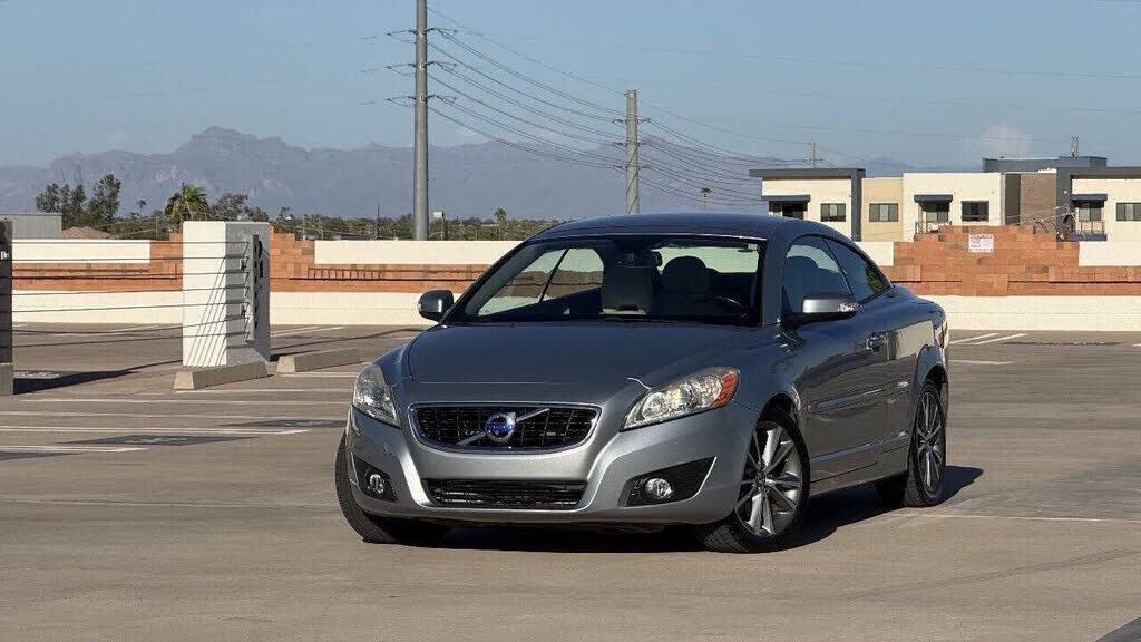 2011 VOLVO C70