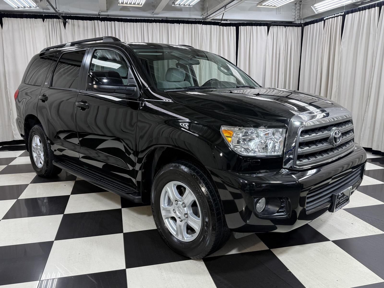 2017 TOYOTA Sequoia