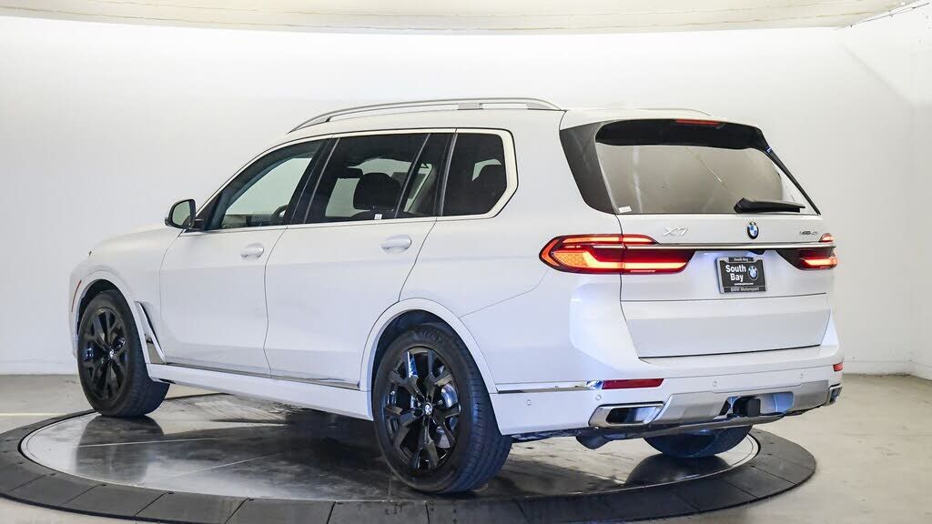 2026 BMW X7