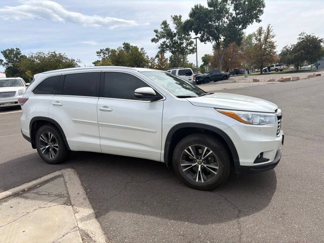 2016 TOYOTA Highlander