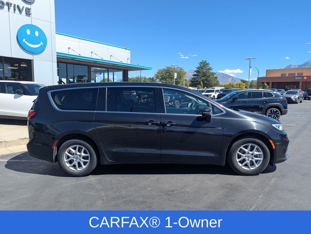2023 CHRYSLER Pacifica