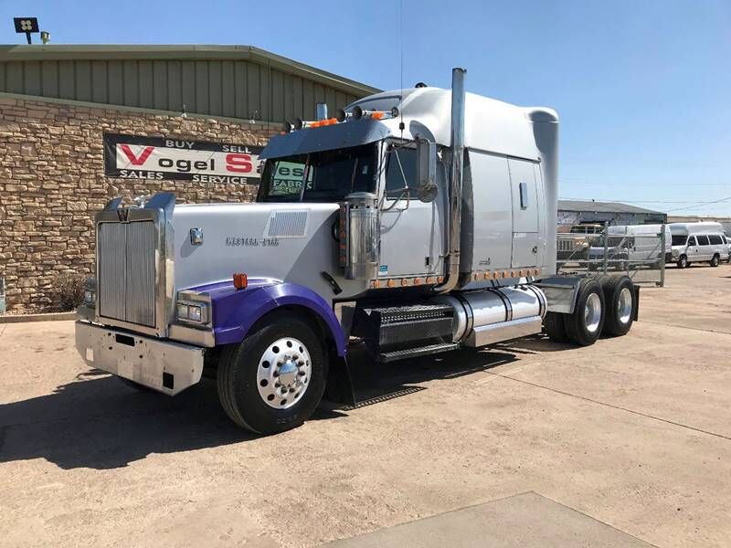 2005 WESTERN STAR 4900