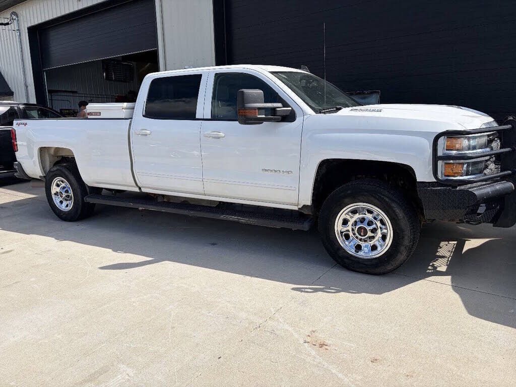 2018 CHEVROLET Silverado