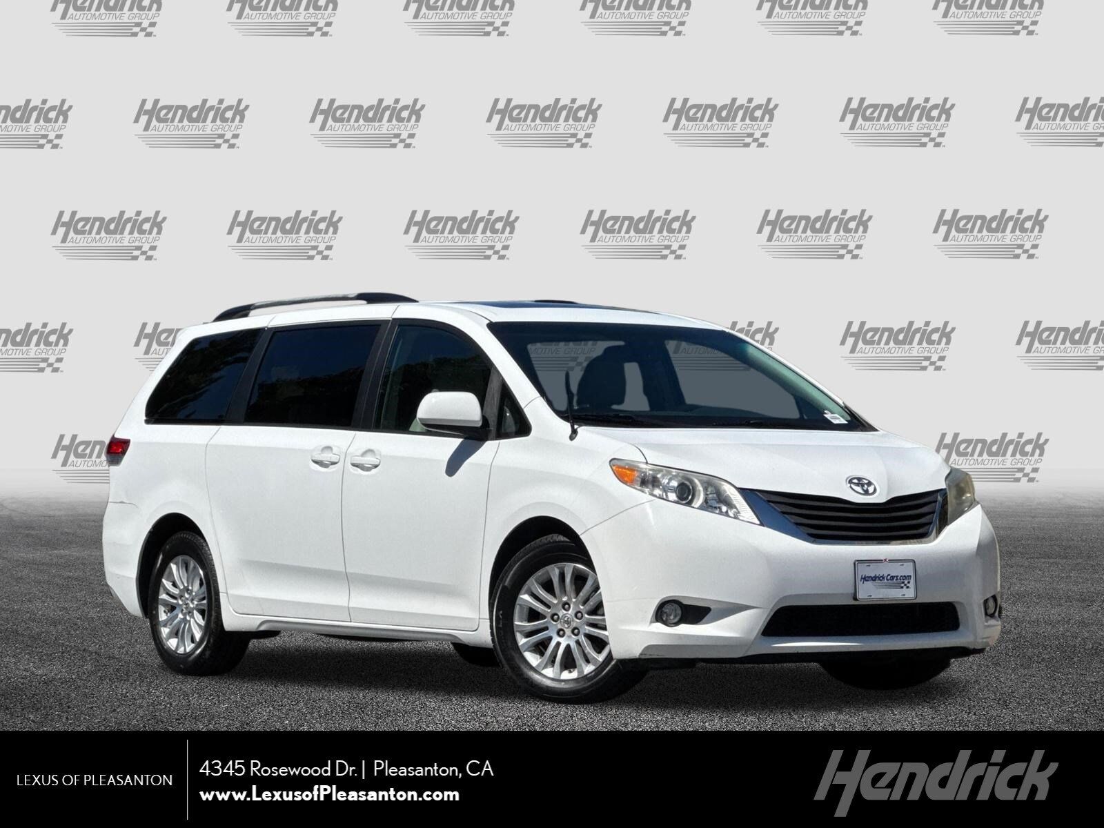 2011 TOYOTA Sienna