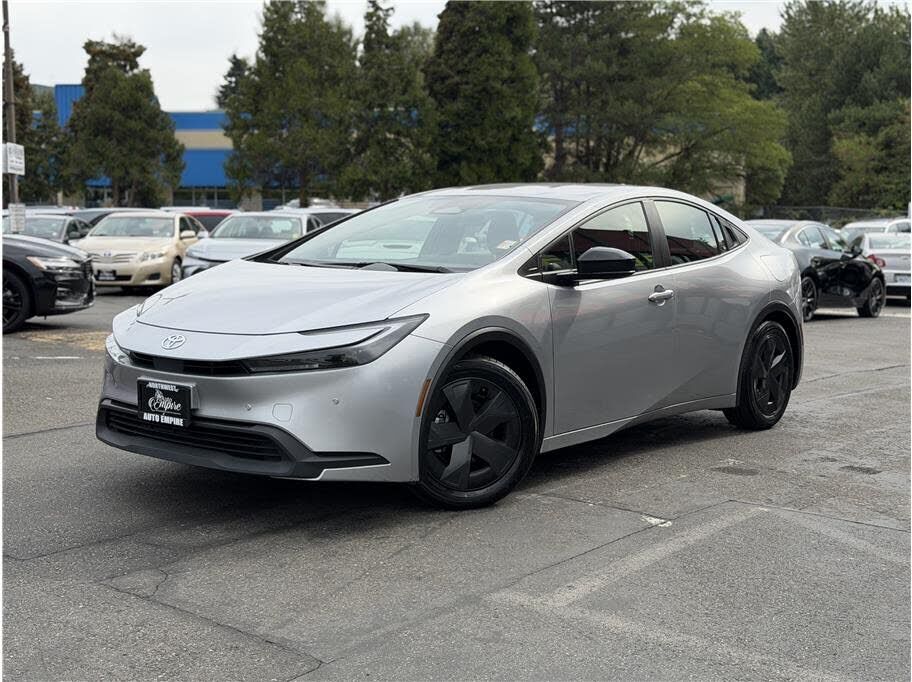 2024 TOYOTA PRIUS