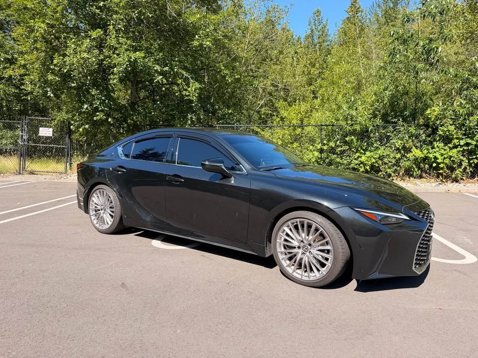 2022 LEXUS IS