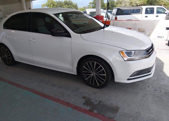 2016 VOLKSWAGEN Jetta