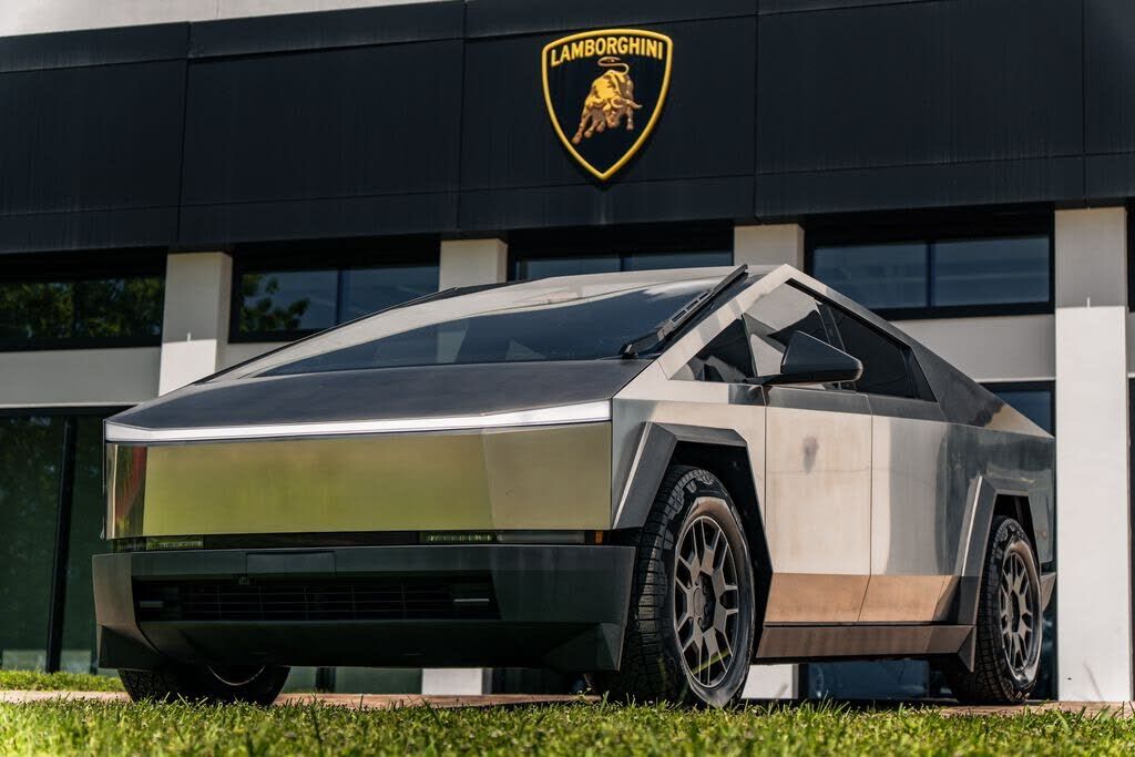 2024 TESLA Cybertruck