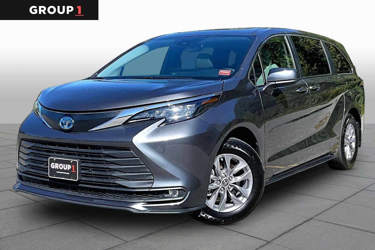 2025 TOYOTA Sienna