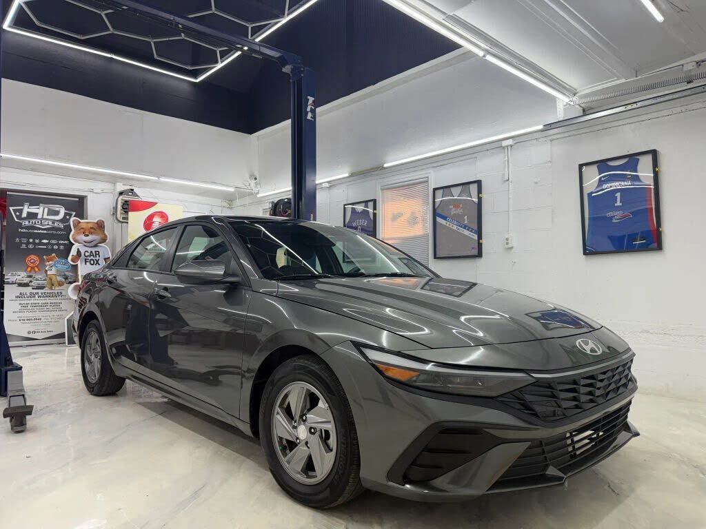 2025 HYUNDAI Elantra