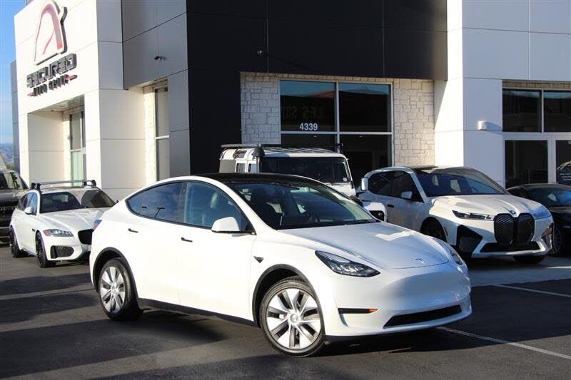 2023 TESLA Model Y