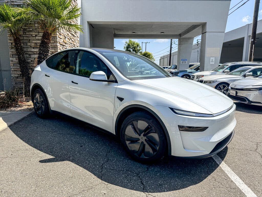 2026 TESLA Model Y