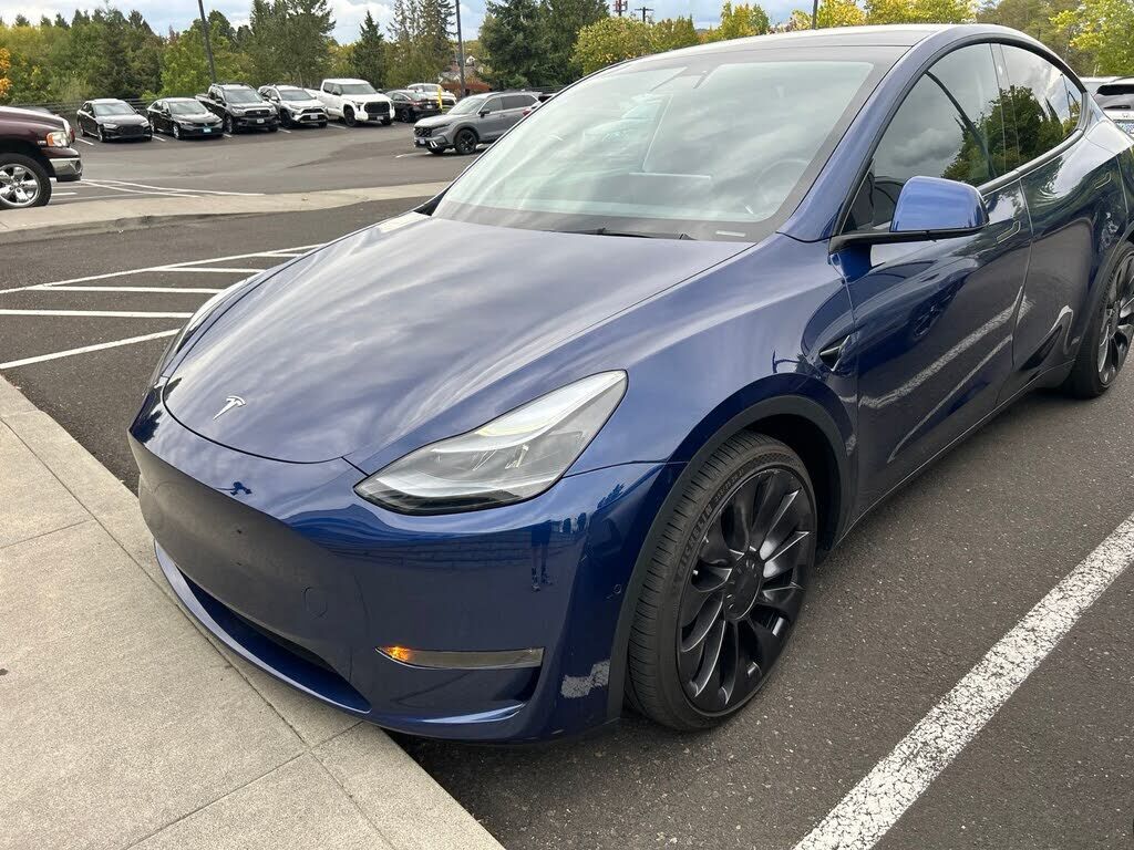 2022 TESLA Model Y