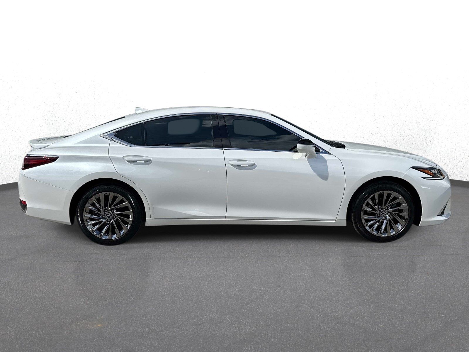 2025 Lexus ES