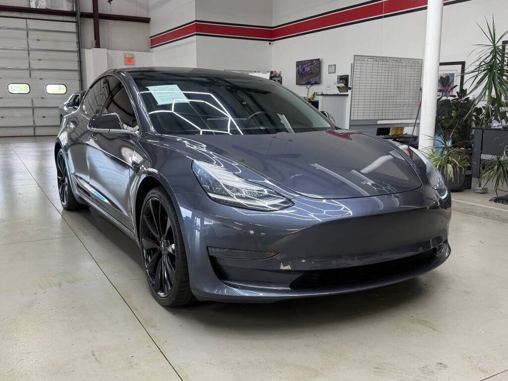 2019 TESLA Model 3