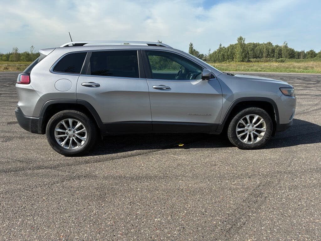 2019 JEEP Cherokee