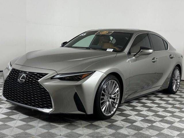 2023 Lexus IS