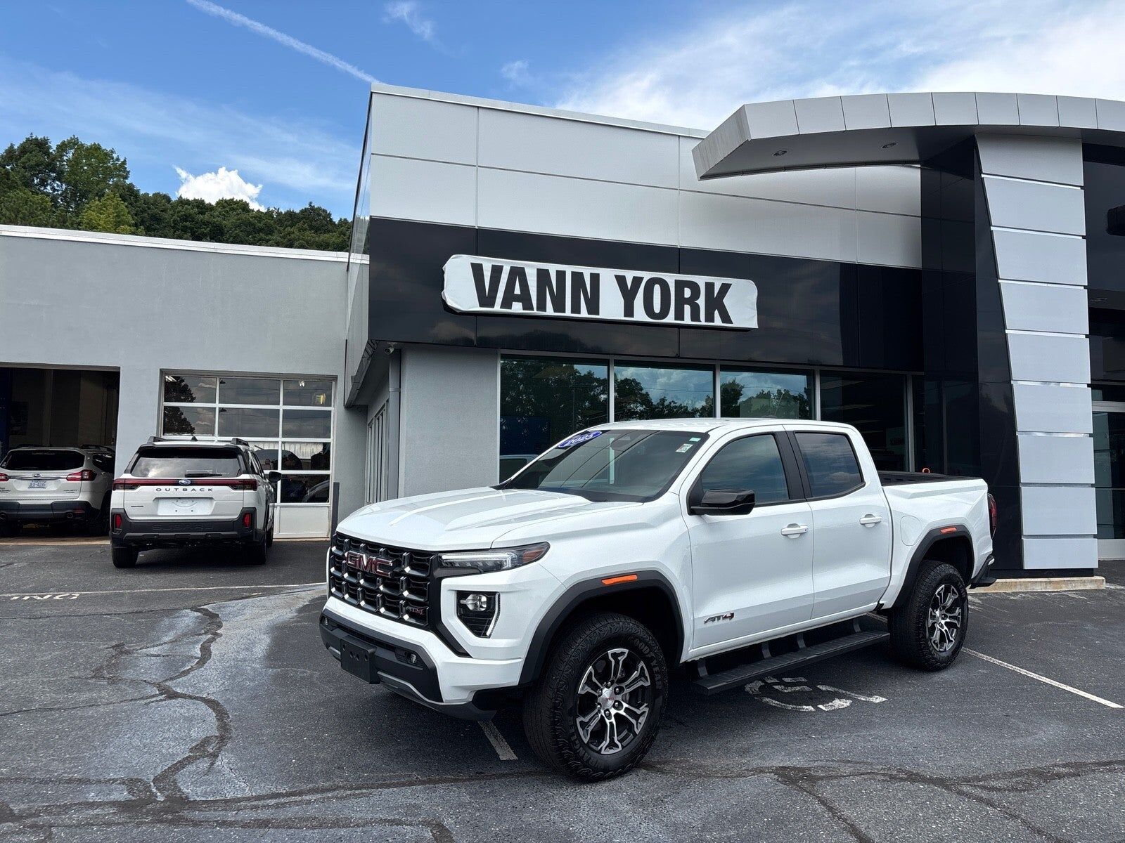 2025 GMC Canyon