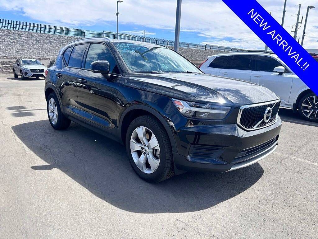2020 VOLVO XC40